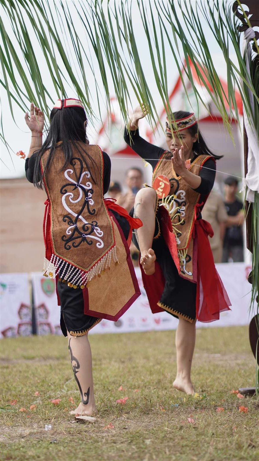 Atraksi Lawang Sakepeng